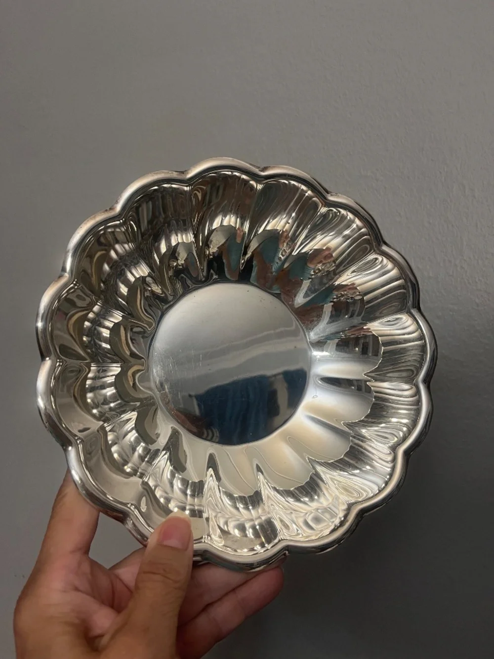 Vintage Reed & Barton Silver Plated Serving 8” Bowl / Scalloped Fluted Bowl